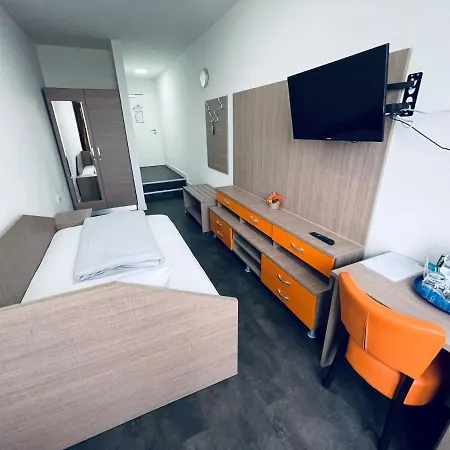Hotel Terminal One *
