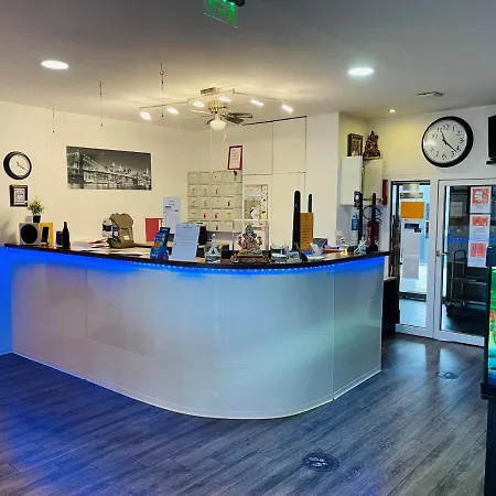 Hotel Terminal One *