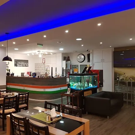 Terminal One Hotel *