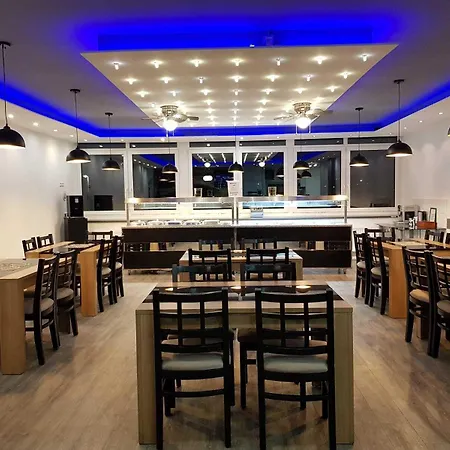 Hotell Terminal One *
