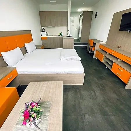 Hotell Terminal One *