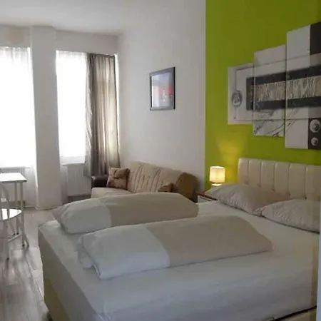 Hotel Terminal One *