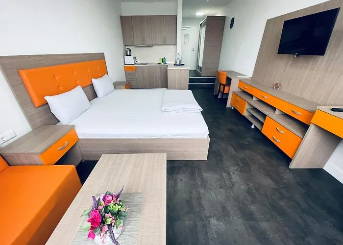 Terminal One Hotel *