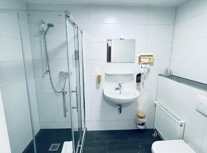 Hotel Terminal One *