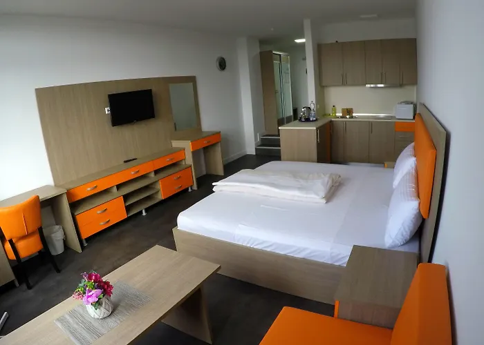 Terminal One Hotel *